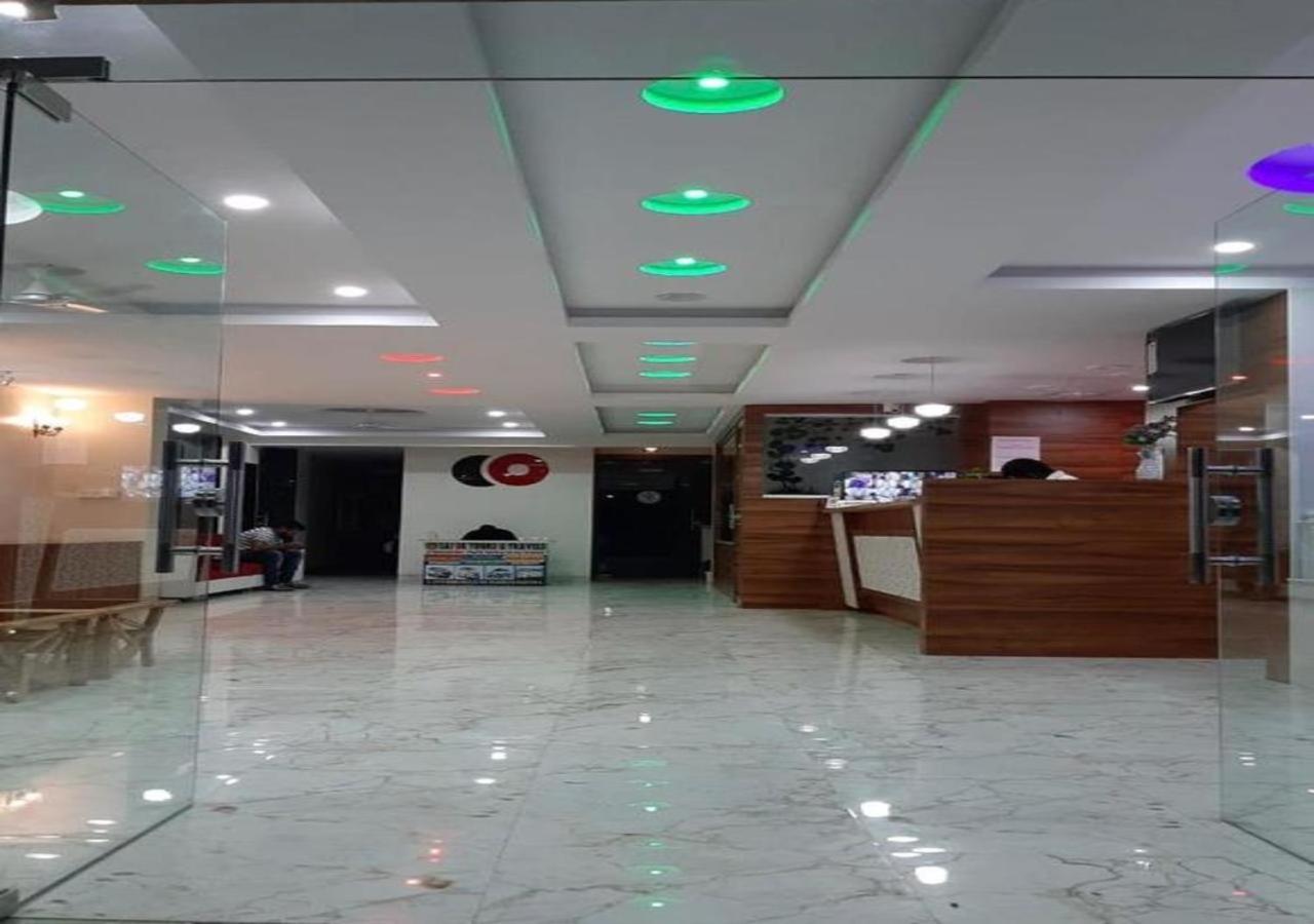 Hotel Sai Sk Palace Shirdi Buitenkant foto